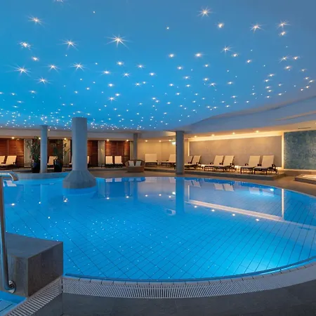 호텔 Sonnengut Wellness - Therme - 바트 비른바흐