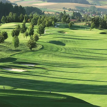 Sonnengut Wellness - Therme - Отель