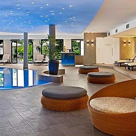 Sonnengut Wellness - Therme -