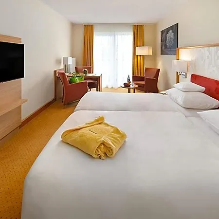 Sonnengut Wellness - Therme - Отель 4*