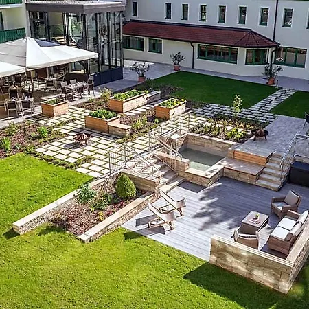 Отель Sonnengut Wellness - Therme - 4*