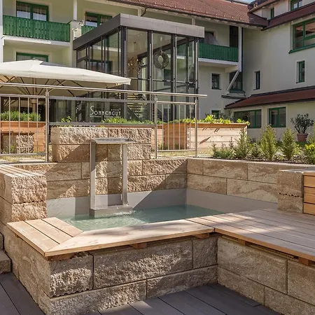 Sonnengut Wellness - Therme - Бад-Бирнбах