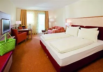 Отель Sonnengut Wellness - Therme - 4*