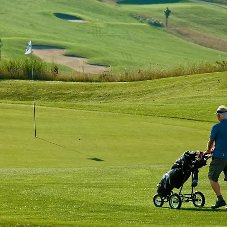 Отель Sonnengut Wellness - Therme - 4*